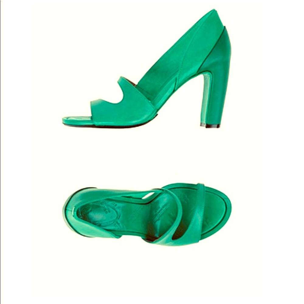 Open toed heels